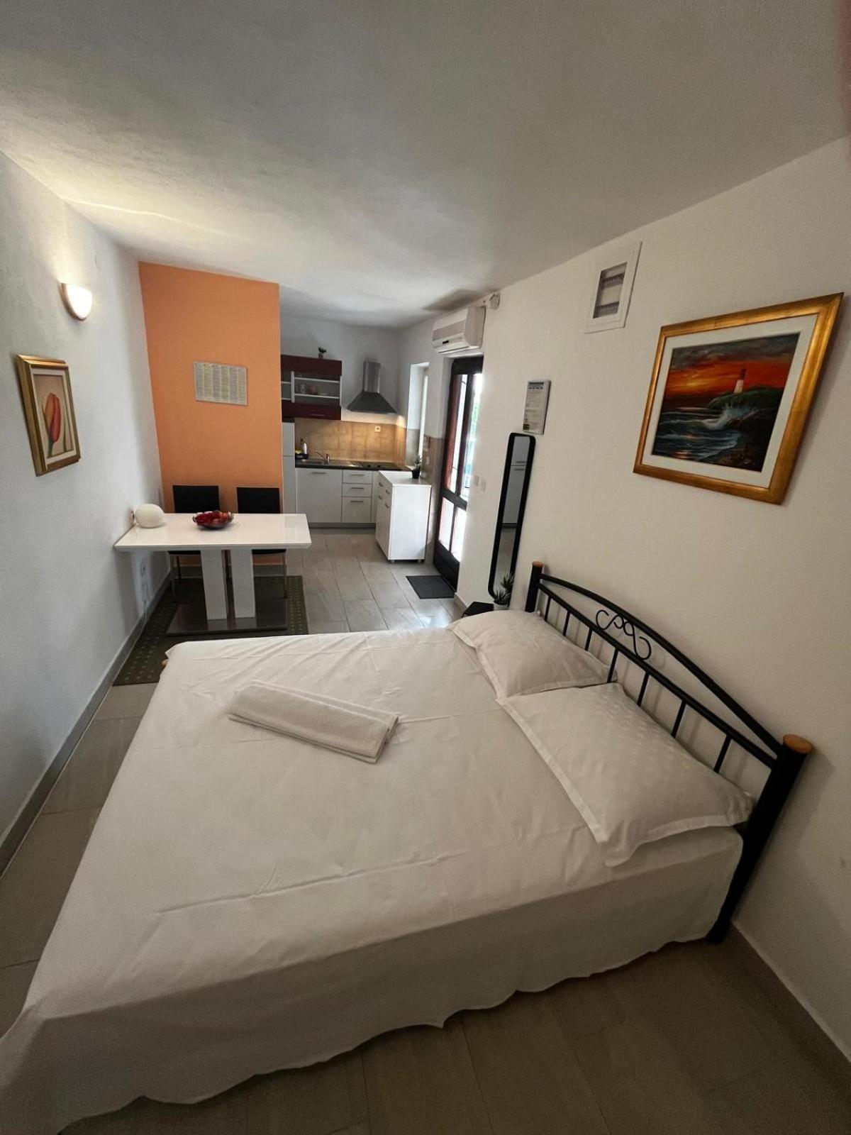 Apartments Denis 苏佩塔尔 外观 照片